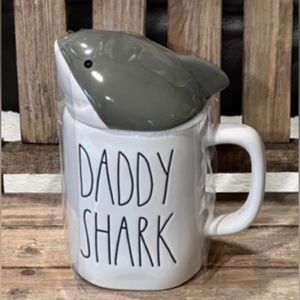 NEW Rae Dunn Daddy Shark Mug 🦈